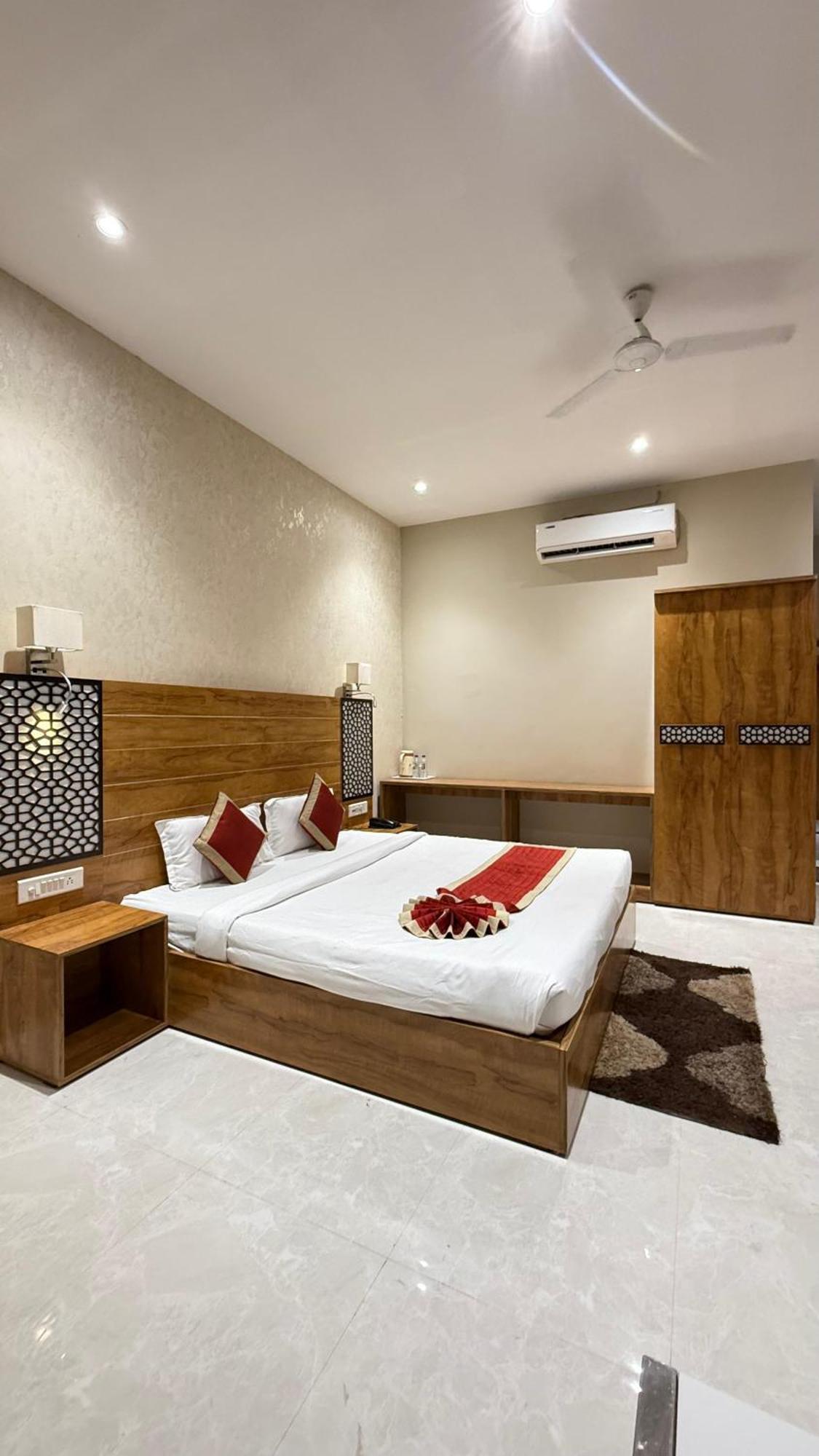 Hotel Emperor Paradise Bilaspur  Luaran gambar